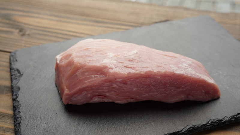 贅豚　もも肉　ブロック